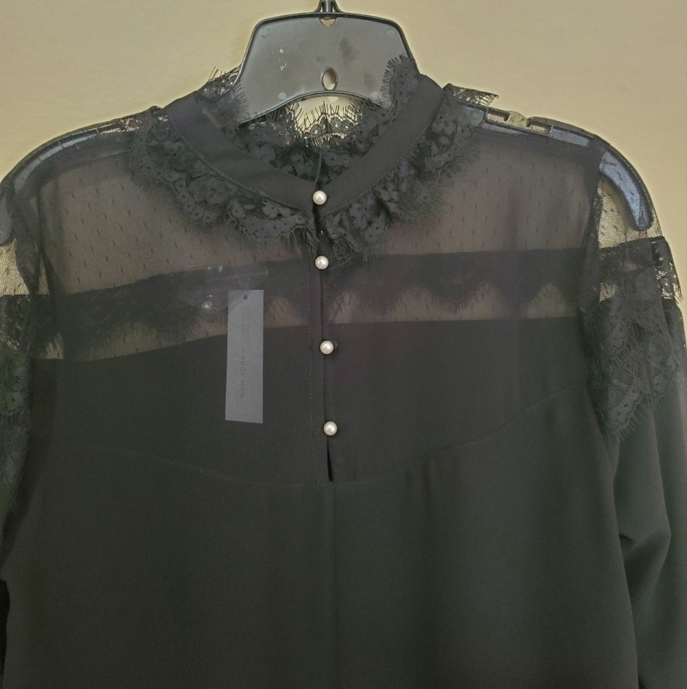 Ruffle Sleeve lace Top with Pearl Buttons - Picture 6 of 9